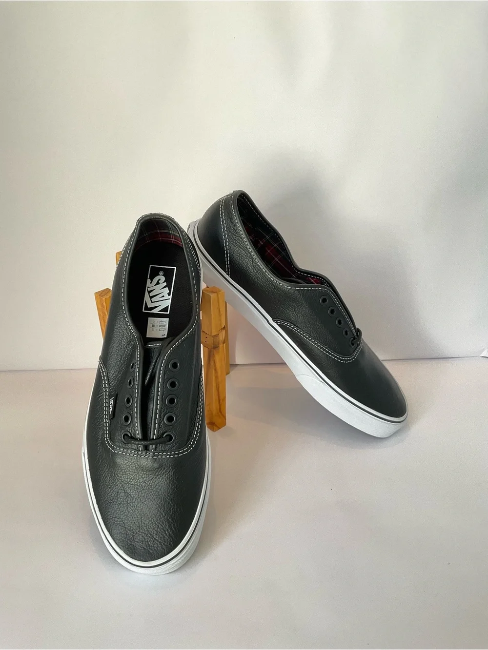 NWT/In Box Vans Authentic Leather Lace Up Sneakers in Black with White Soles